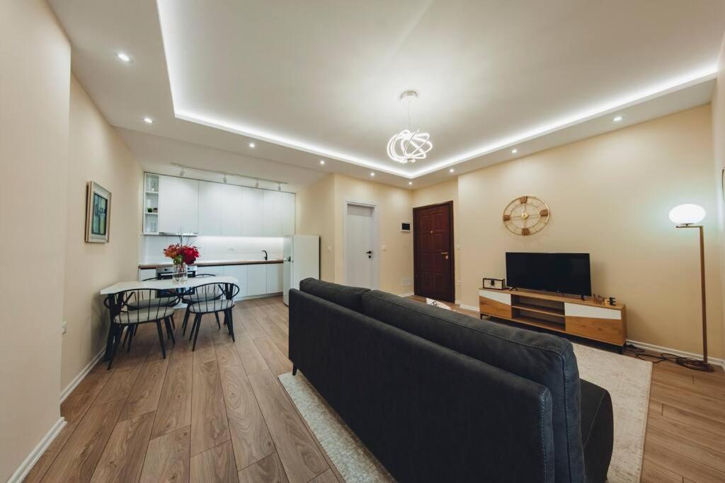 Luxury Apartment At Myslym Shyri ติรานา ภายนอก รูปภาพ