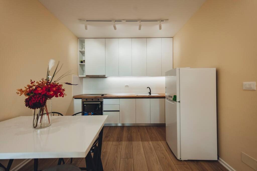 Luxury Apartment At Myslym Shyri ติรานา ภายนอก รูปภาพ